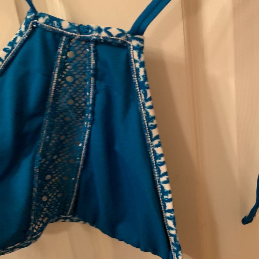 Medium / Largs Halter Blue Patterned Bikini Top - image 4